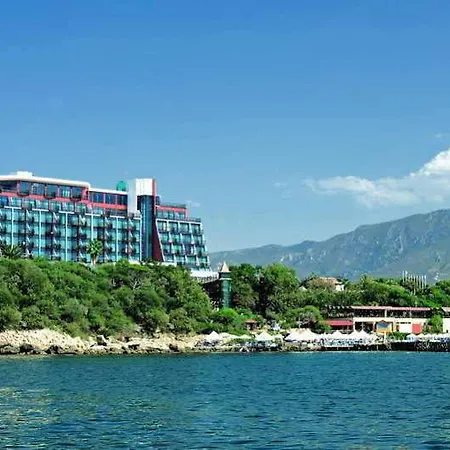 Hotel Merit Crystal Cove 4*