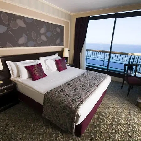 Hotel Merit Crystal Cove 4*