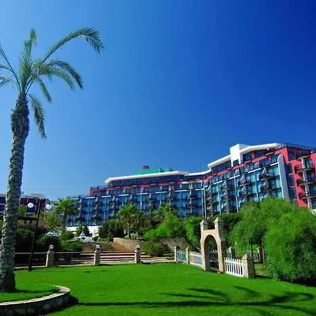Hotel Merit Crystal Cove 4*